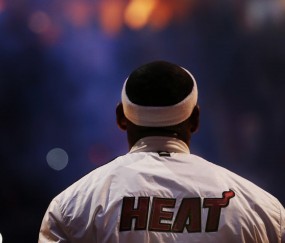 开云体育app-克莱大场面先生！爵士火力压制步行者，诠释何为真正的冠军心脏