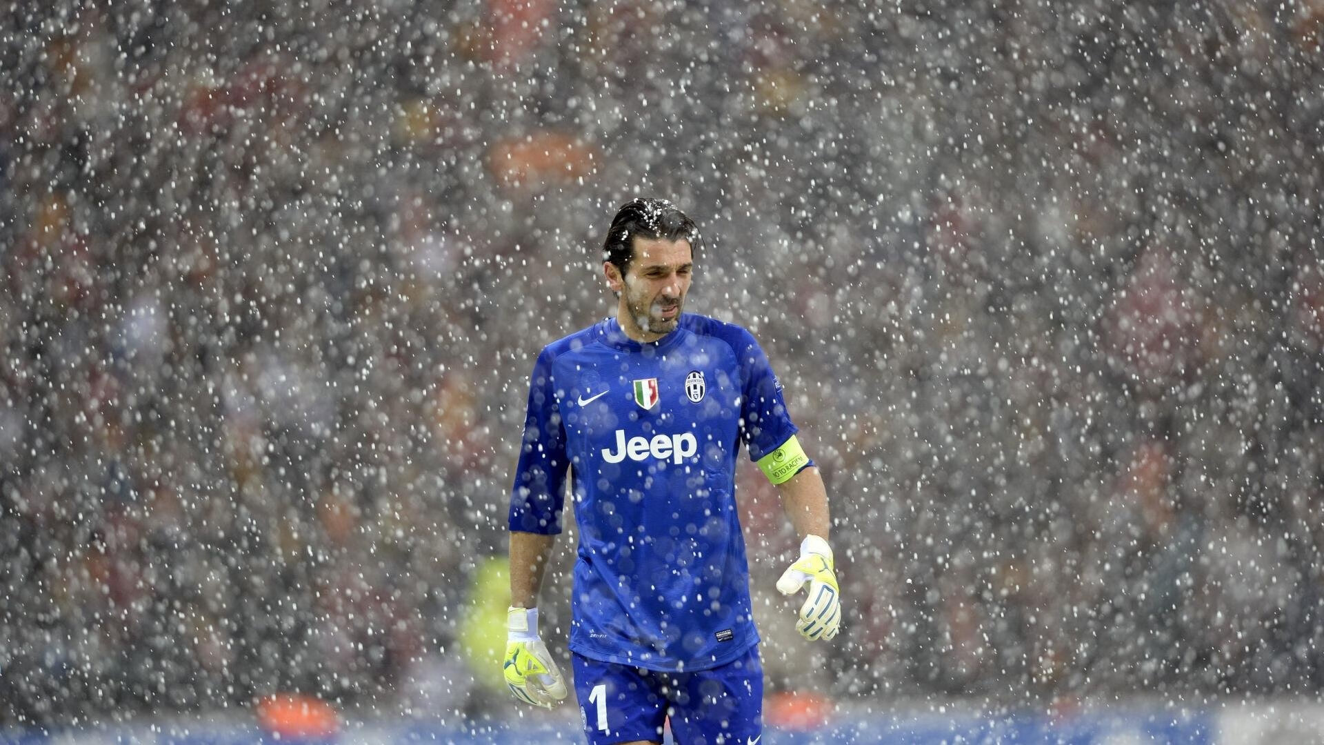 那不勒斯争冠战，阿劳霍的法国式胜利与足球的无声革命