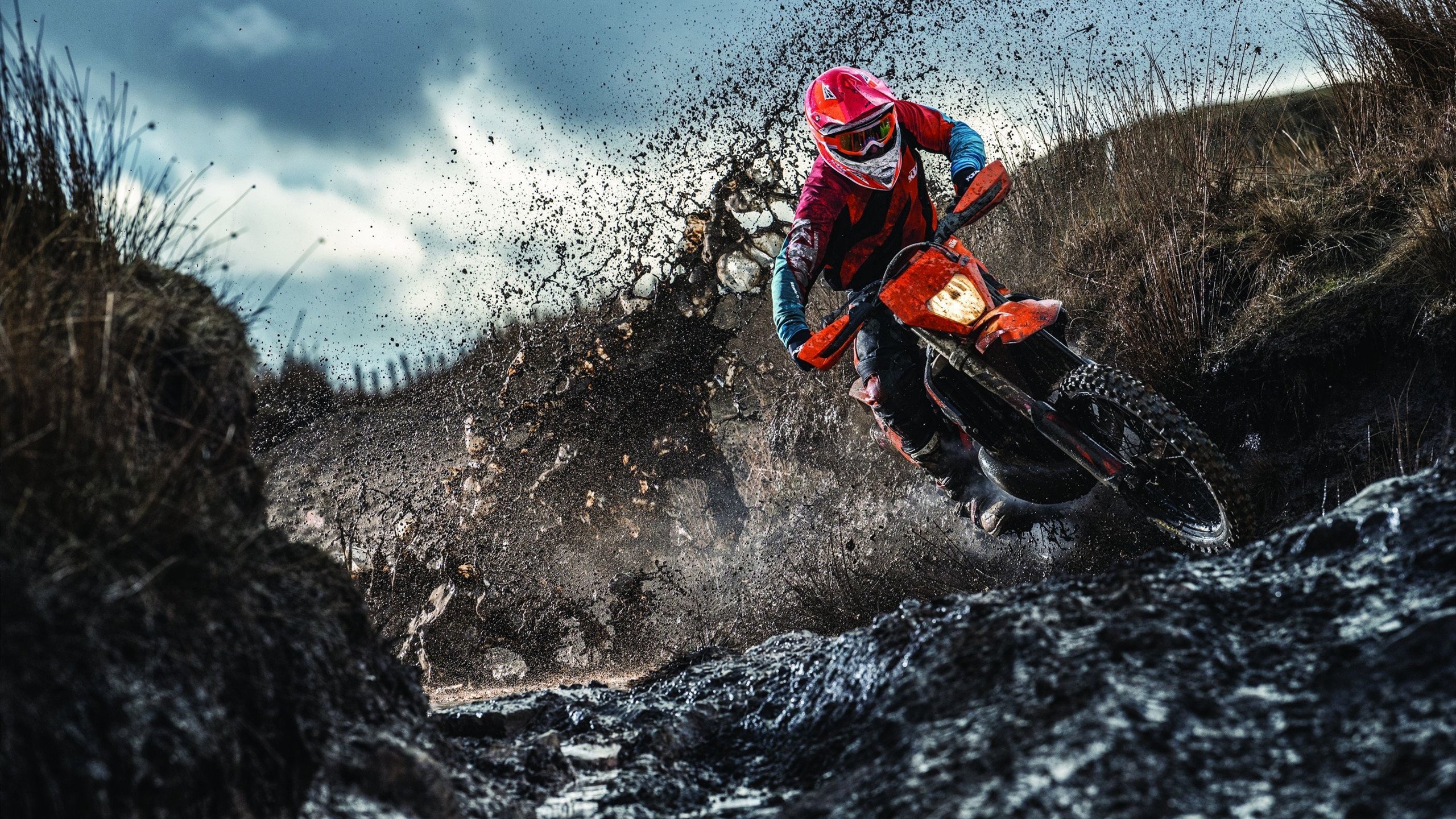 阿劳霍爆发，希腊最后时刻击败挪威，一场足球场上的现代荷马史诗